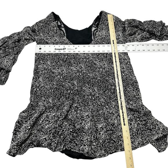 Volcom Mini Dress Size M Black White Lace Insert Deep Scoop Back Bell Sleeves - Picture 5 of 9